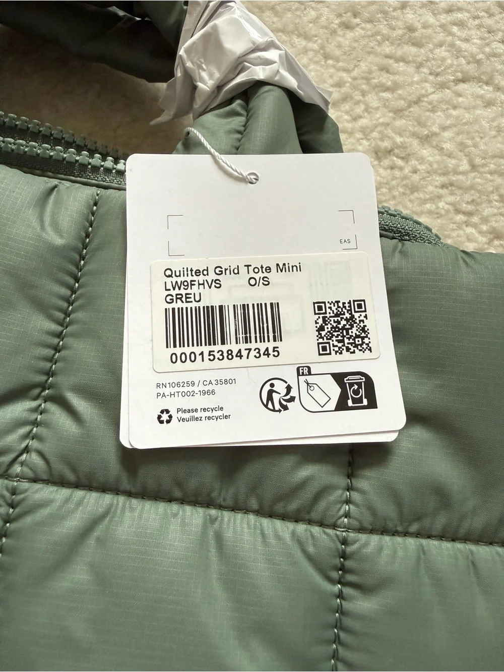 lululemon athletica Quilted Grid Tote Bag Mini 5L - Grey Eucalyptus - Picture 3 of 7